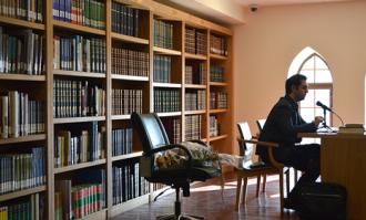نشست «کتابخانه‌درمانی؛ در ستایش کتاب نخواندن!» در کتابخانه و موزه ملی ملک برگزار شد