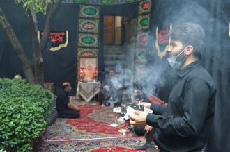 سومین روز آیین سوگواری شهادت امام حسین (ع) در خانه تاریخی ملک/ گزارش تصویری