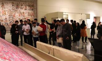 بازدید دانشجویان غیر ایرانی دانشگاه‌های بزرگ تهران از کتابخانه و موزه ملی ملک