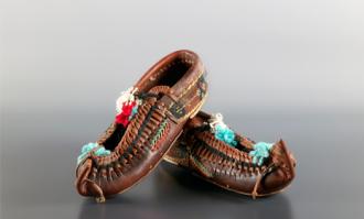 کفش ساغری؛ نمایان‌گر هنر والای دوزندگی و صنایع دستی ایرانیان در تاریخ